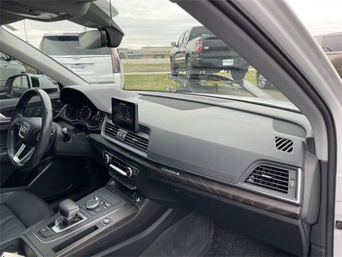 Used 2020 Audi Q5 2.0T Premium w/ Convenience Package image 18