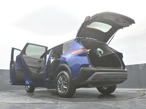 Used 2023 Nissan Rogue S image 46