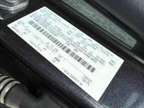 Used 2020 Ford Escape Titanium FWD image 20