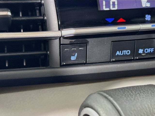 Certified 2024 Toyota Sienna XLE FWD image 21