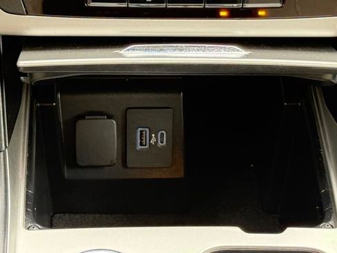 Used 2021 Ford Explorer 2WD image 7