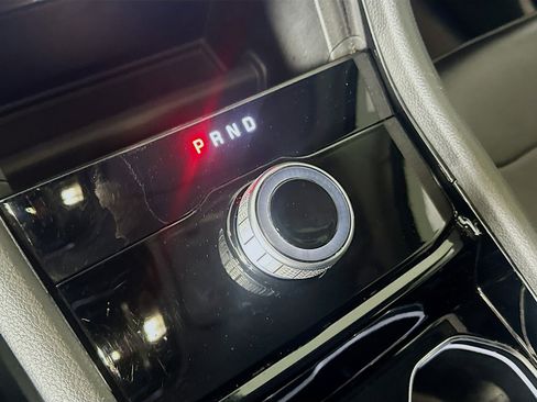 Used 2023 Jeep Grand Cherokee Limited w/ Luxury Tech Group II image 24