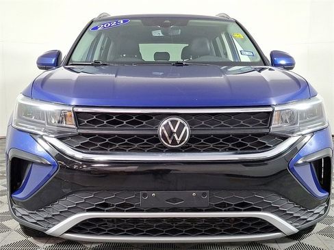 Used 2023 Volkswagen Taos SE image 5
