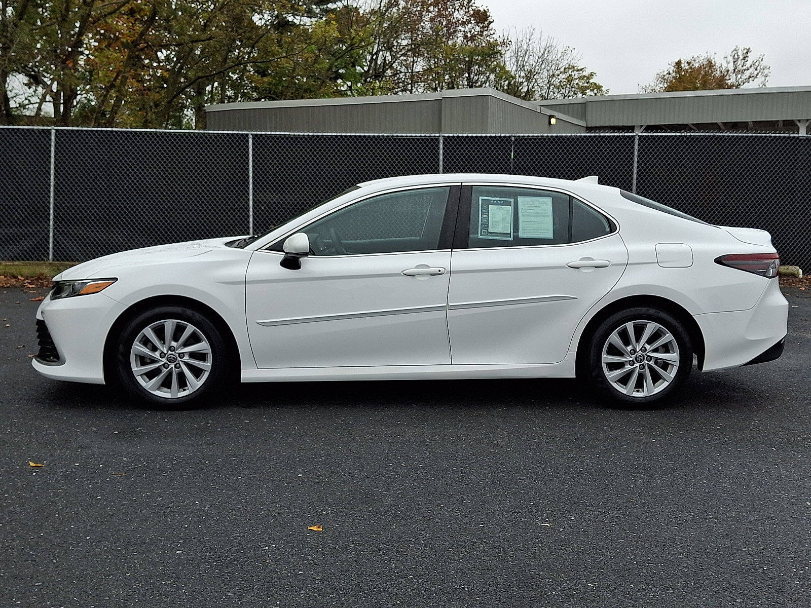 Used 2022 Toyota Camry LE FWD image 8