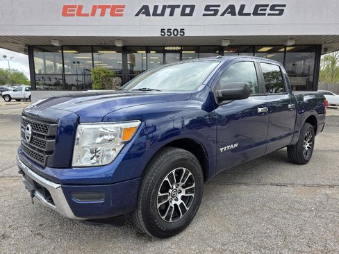 Used 2021 Nissan Titan SV AWD/4WD image 1