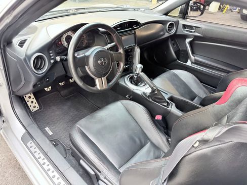 Used 2013 Scion FR-S image 9