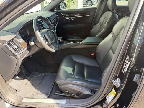 Used 2018 Volvo S90 T5 Momentum w/ Convenience Package FWD image 23
