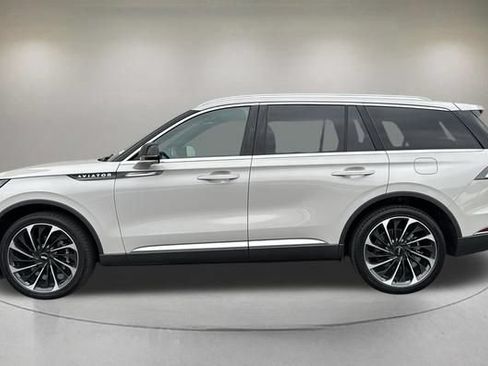 Used 2025 Lincoln Aviator Reserve w/ Equipment Group 201A AWD/4WD image 5