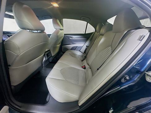 Used 2020 Toyota Camry SE FWD image 27