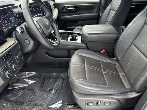 Used 2025 Chevrolet Tahoe High Country image 5