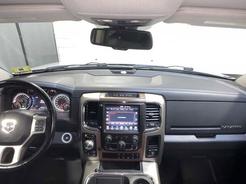 Used 2017 RAM 1500 Laramie w/ Convenience Group AWD/4WD image 10