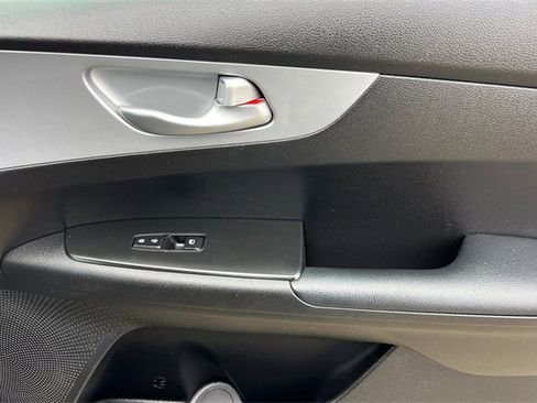 Used 2023 Kia Forte LXS image 21