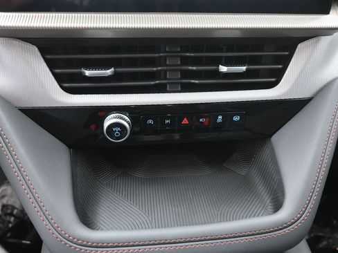 New 2025 Ford Explorer Active w/ Active Comfort Package image 9