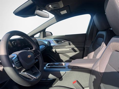 New 2026 Chevrolet Equinox EV LT image 11