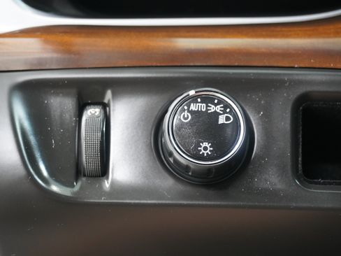 Used 2020 Cadillac Escalade Luxury RWD image 23