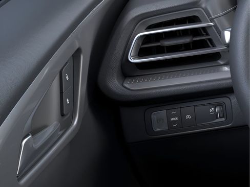 Used 2025 Chevrolet Traverse LT FWD image 21