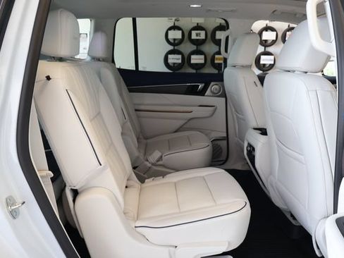 New 2026 Buick Enclave Avenir w/ Super Cruise Package AWD/4WD image 22