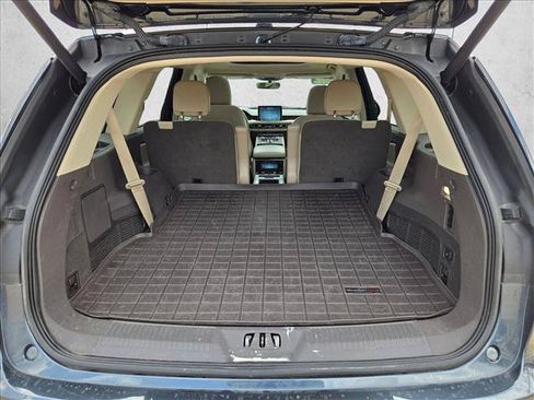 Used 2023 Lincoln Aviator Reserve w/ Equipment Group 201A AWD/4WD image 6