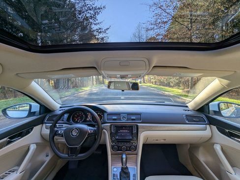 Used 2017 Volkswagen Passat 1.8T SE image 17