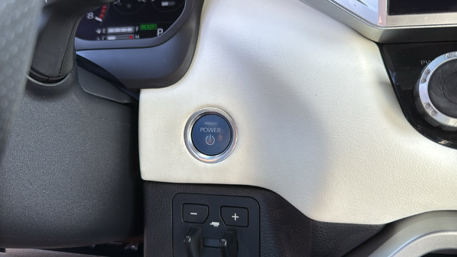 Used 2024 Toyota Sequoia Capstone AWD/4WD image 19
