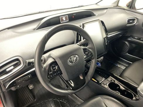 Used 2020 Toyota Prius Prime XLE image 5