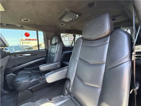 Used 2015 Cadillac Escalade ESV Platinum AWD/4WD image 24