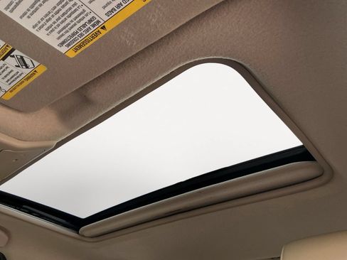 Used 2013 Nissan Frontier SL w/ Moonroof Pkg AWD/4WD image 12
