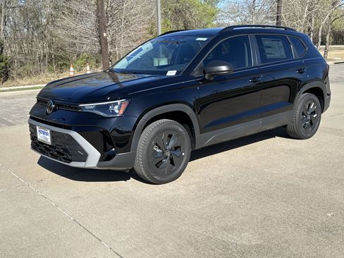 Certified 2025 Volkswagen Taos S image 34