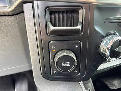 Used 2025 Ford F150 Lariat w/ Equipment Group 501A Mid AWD/4WD image 28