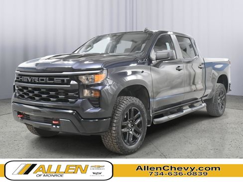 Used 2023 Chevrolet Silverado 1500 Custom Trail Boss w/ LPO, Dark Essentials Package AWD/4WD image 1