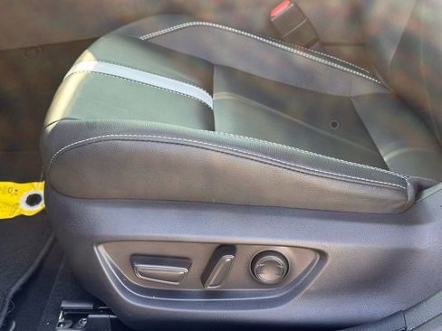 Used 2025 Toyota Camry SE w/ Convenience Package image 20