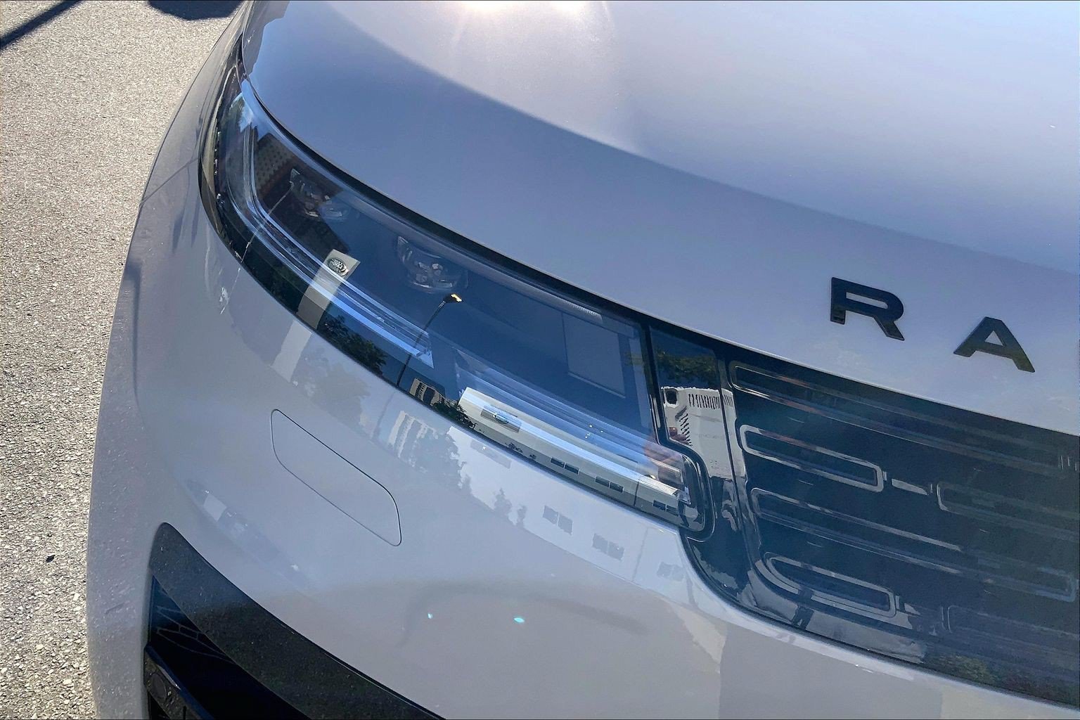 New 2027 Land Rover Range Rover Sport SE AWD/4WD image 13