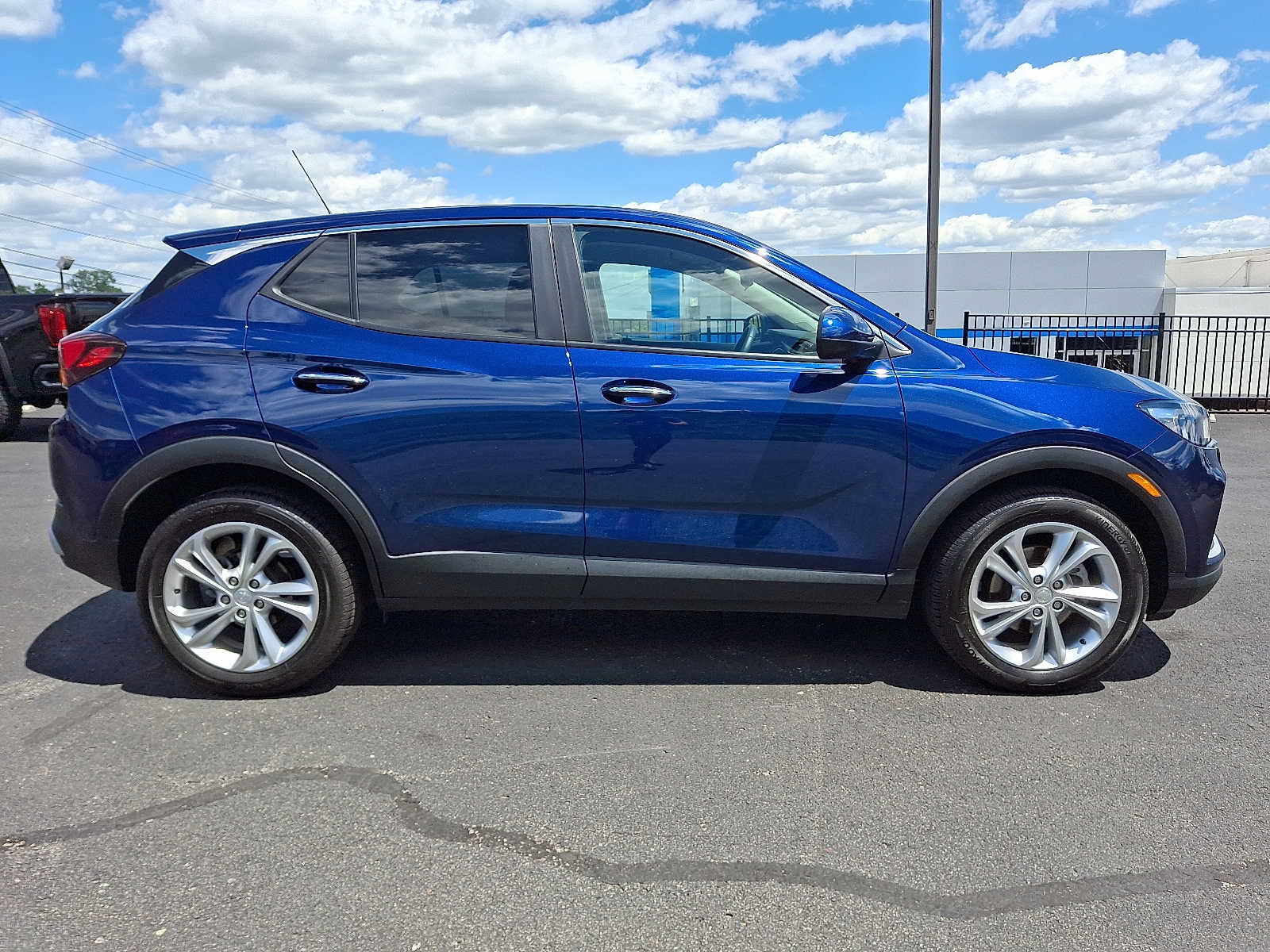 Used 2023 Buick Encore GX Preferred w/ Cold Weather Comfort Package FWD image 7