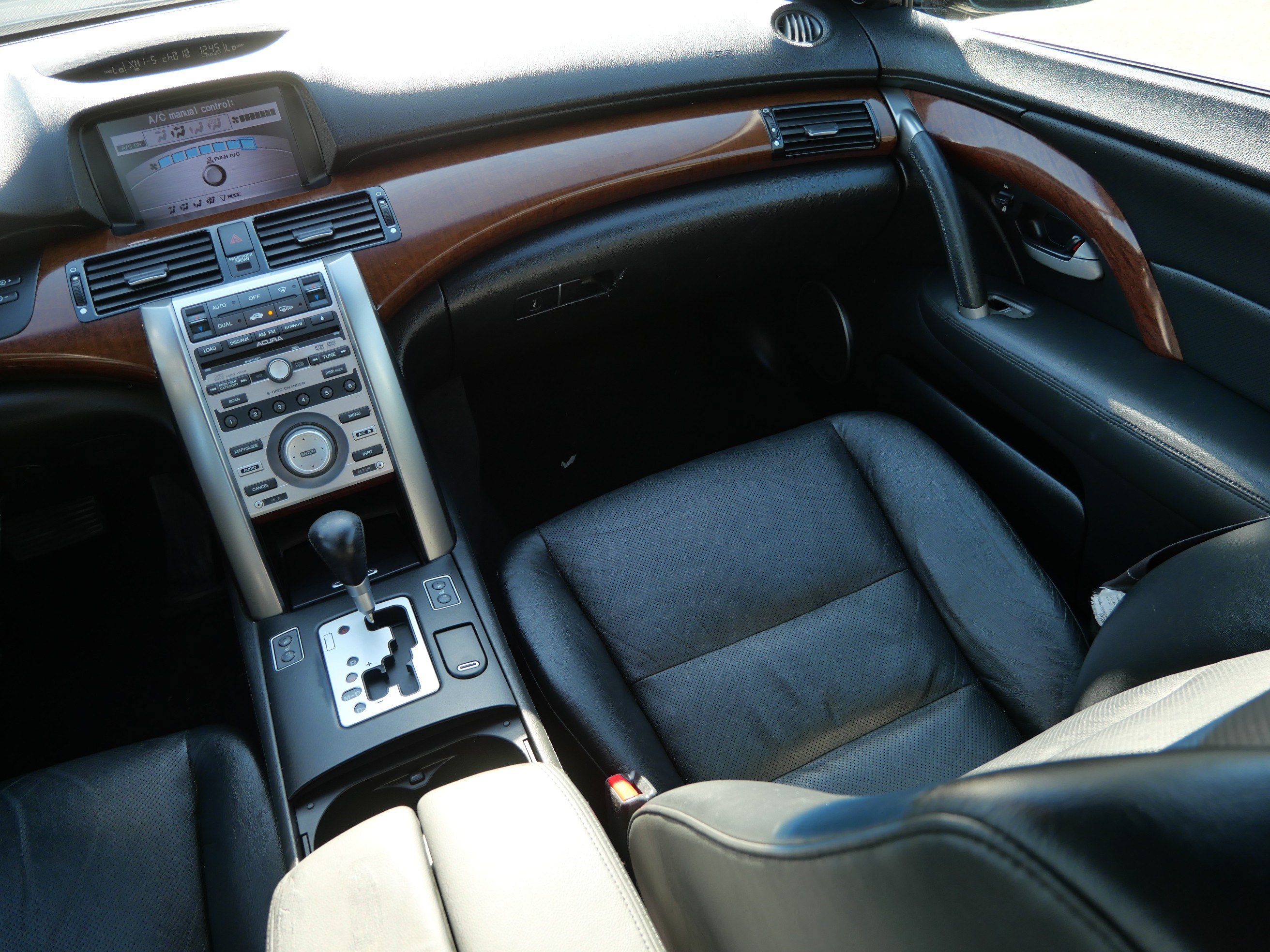 Used 2007 Acura RL w/ Technology Package AWD/4WD image 11