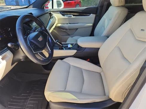 Used 2017 Cadillac XT5 FWD image 14