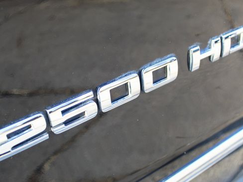 Used 2015 GMC Sierra 2500 SLT w/ Duramax Plus Package image 3