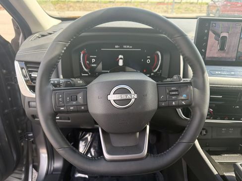 Certified 2025 Nissan Rogue SL w/ Tech Package AWD/4WD image 32