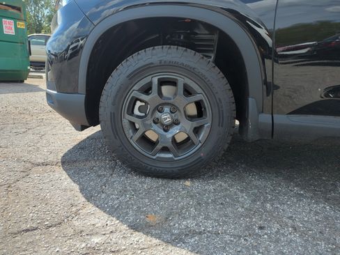 New 2025 Honda Pilot TrailSport image 14