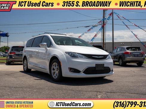 Used 2020 Chrysler Pacifica Limited FWD image 9