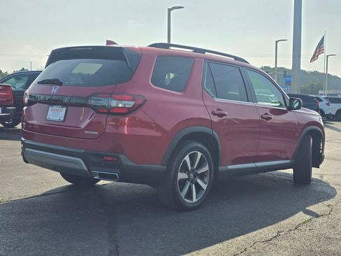 Certified 2025 Honda Pilot Touring image 8