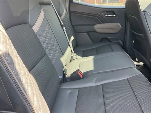 Used 2024 GMC Canyon Denali image 24