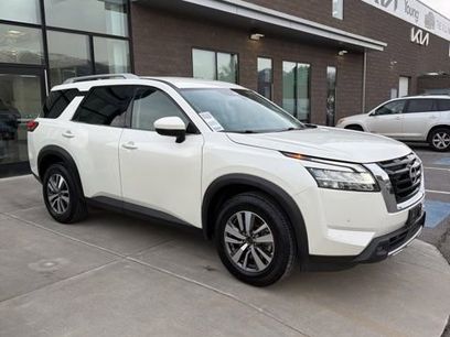 Used 2023 Nissan Pathfinder SL