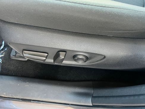 Used 2025 Toyota RAV4 XLE w/ Convenience Package image 23