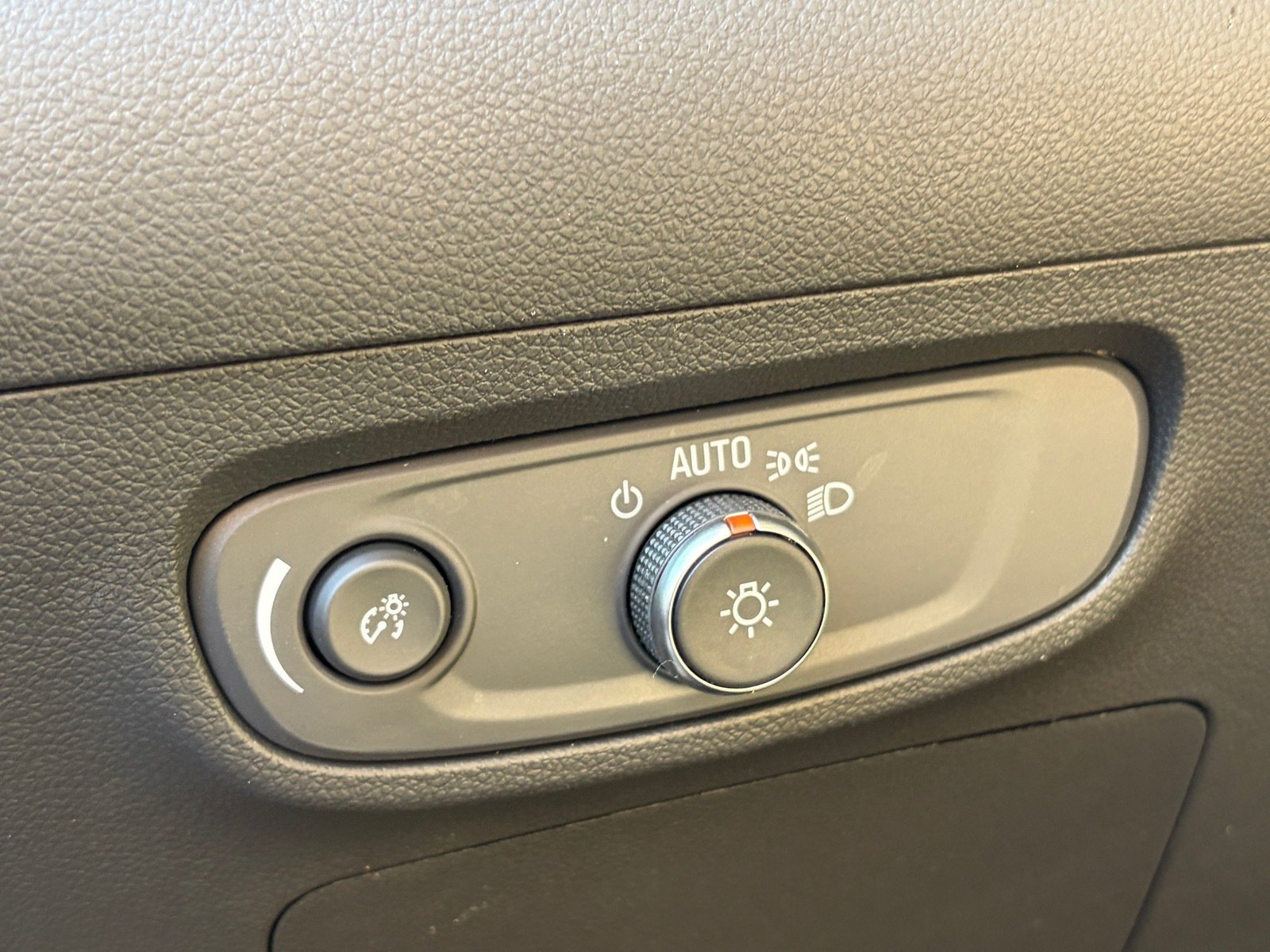 Used 2024 Buick Encore GX Preferred FWD image 9