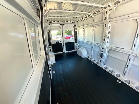 Used 2023 RAM ProMaster 2500 image 33