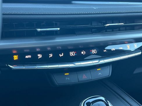 Certified 2025 Cadillac XT4 Premium Luxury image 28