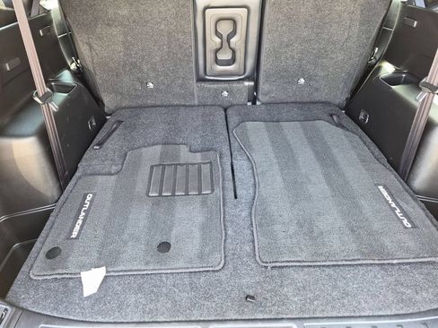 Used 2025 Mitsubishi Outlander SE AWD/4WD image 29