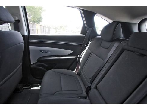 Used 2023 Hyundai Tucson SE FWD image 12