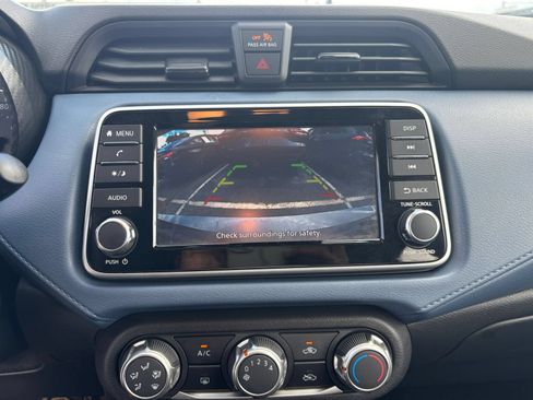 Used 2025 Nissan Versa SV FWD image 21