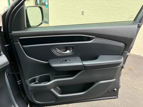 Used 2024 Honda Pilot Touring image 15